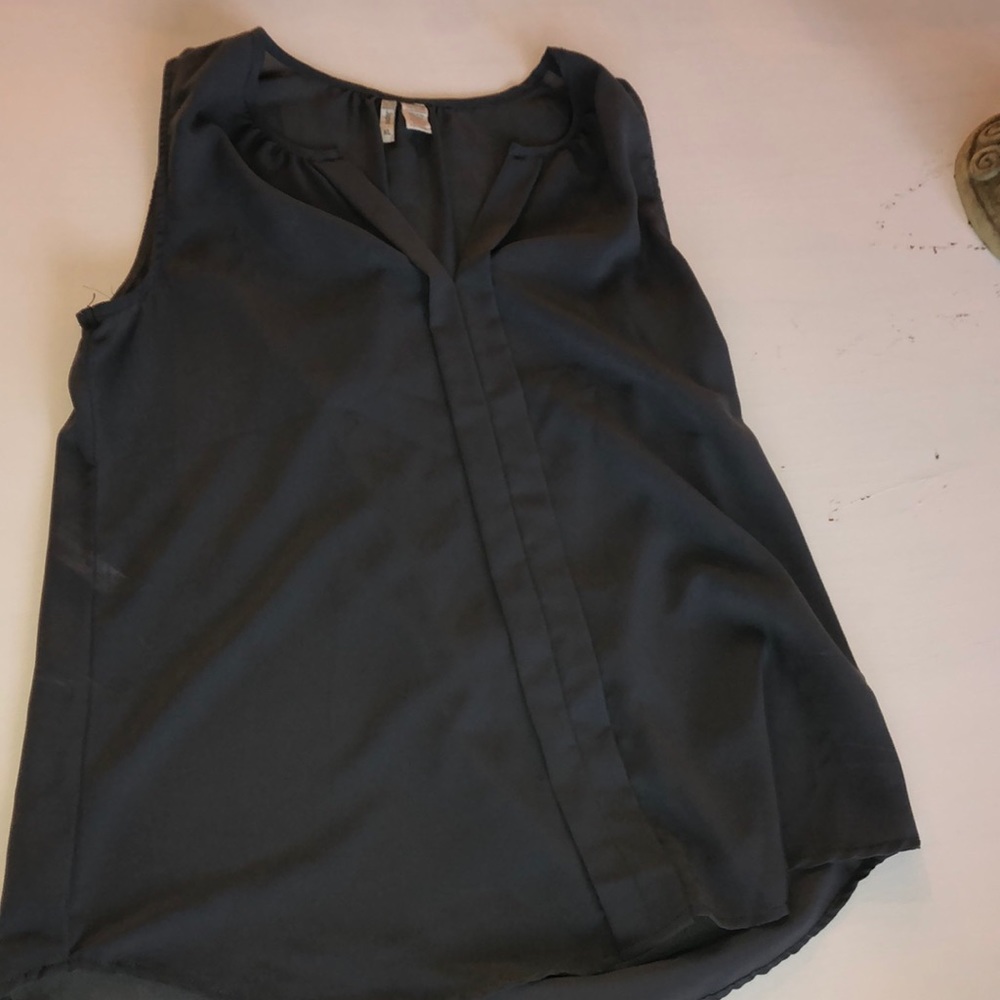 gray blousy tank size XL